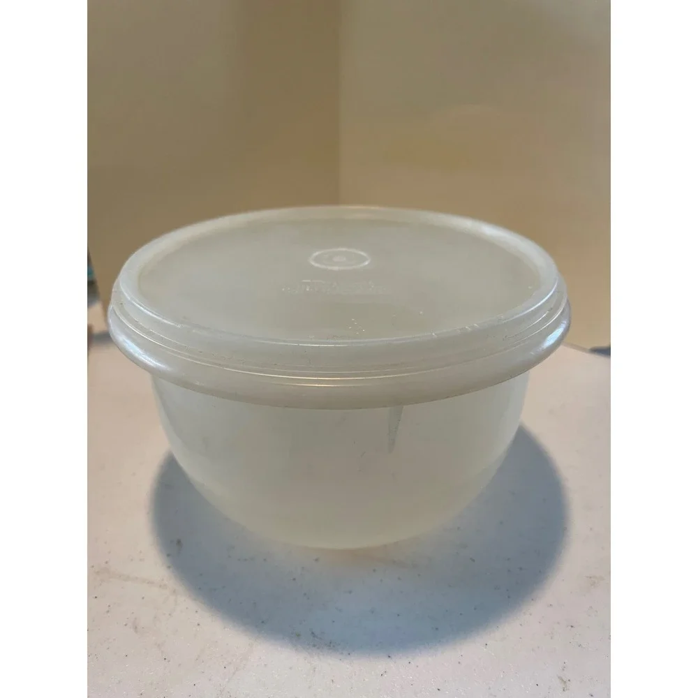 Vintage Tupperware Wonderlier Bowl 7 Inch Translucent White with Lid 8 cup #271